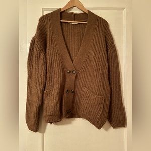 🧸 vibes here! Small size, Zara teddy cardigan, soft and warm with buttons. Mint